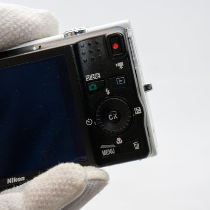[ Good ] Nikon Coolpix S6200