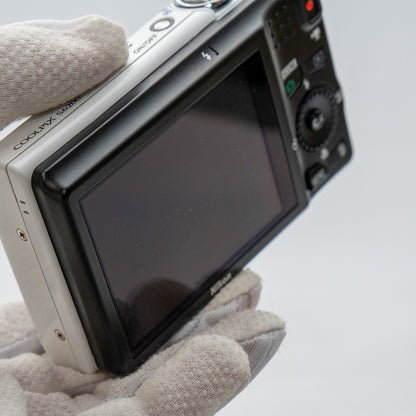 [ Good ] Nikon Coolpix S6200