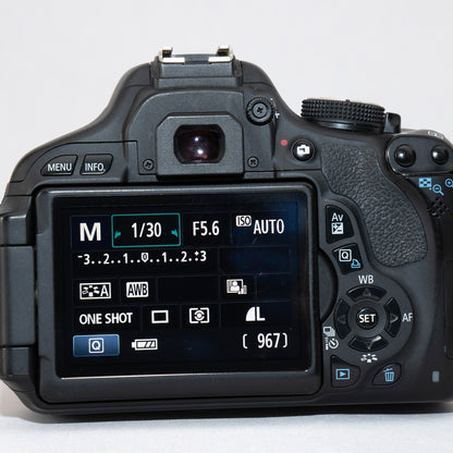 [ Good ] CANON EOS Kiss X5 EOS Rebel T3i EOS 600D with Lens EF-S 18-55mm F3.5-5.6 IS II STM