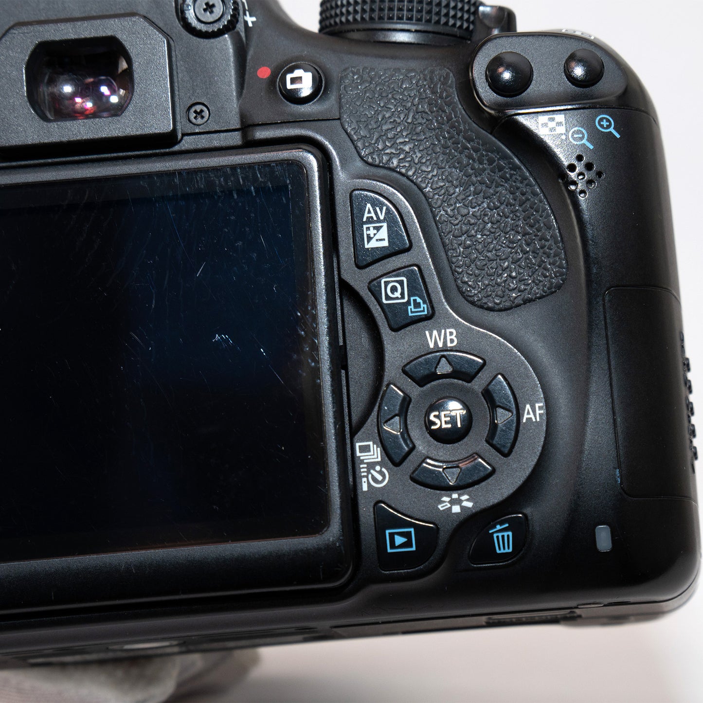 [ Good ] CANON EOS Kiss X5 EOS Rebel T3i EOS 600D with Lens EF-S 18-55mm F3.5-5.6 IS II STM